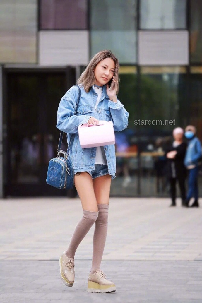 **颜值小姐姐的穿搭秘籍：肉肉腿如何巧妙搭配马油袜**