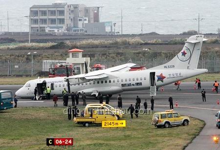 韩国济州航空客机冲出跑道事件深度分析