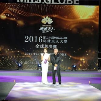 景区英勇救人，朱迅解锁“公益大使”新身份✨：创新视角下的社会责任与身份重塑