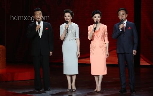 家中朗诵新风尚：张泽群董卿周涛朱军引领文化潮流