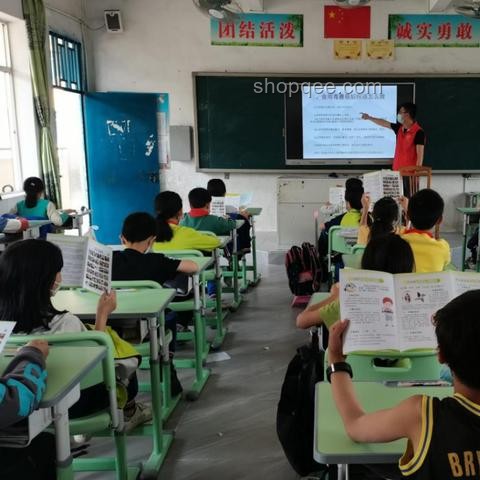 男童误食毒蘑菇急救指南：预防与应对措施